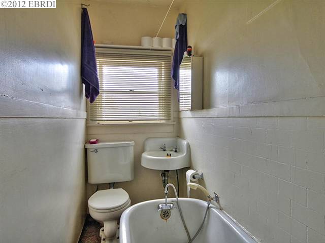 2412 STUART ST, BERKELEY, California 94705-1116, ,Comm Ri Multi-units 5+,For Sale,STUART ST,40560150