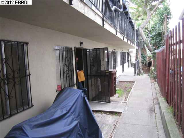 488 CHETWOOD ST, OAKLAND, California 94610-2649, ,Comm Ri Multi-units 5+,For Sale,CHETWOOD ST,40561708