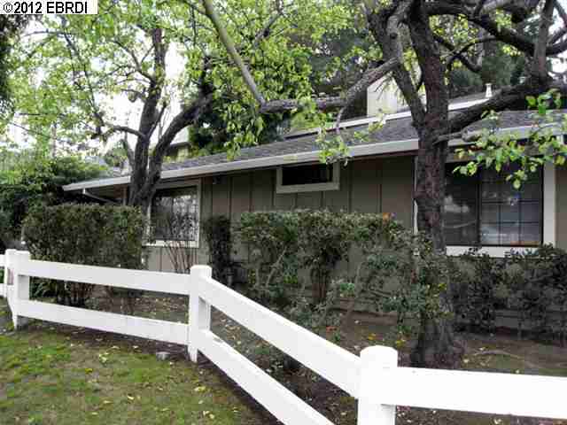 2520 38TH AVE, OAKLAND, California 94601-3806, ,Comm Ri Multi-units 5+,For Sale,38TH AVE,40561817