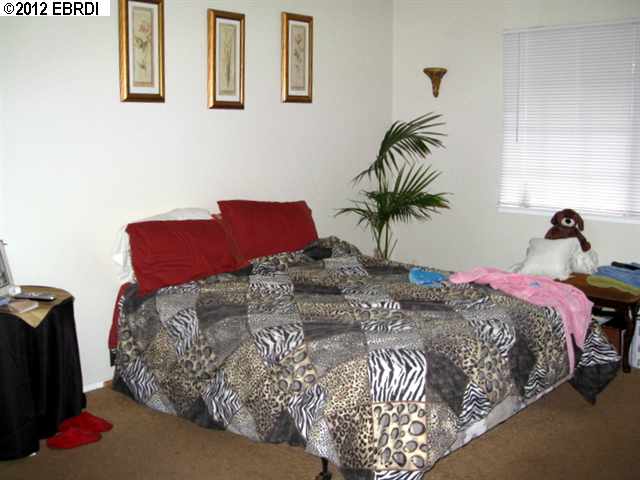 2520 38TH AVE, OAKLAND, California 94601-3806, ,Comm Ri Multi-units 5+,For Sale,38TH AVE,40561817