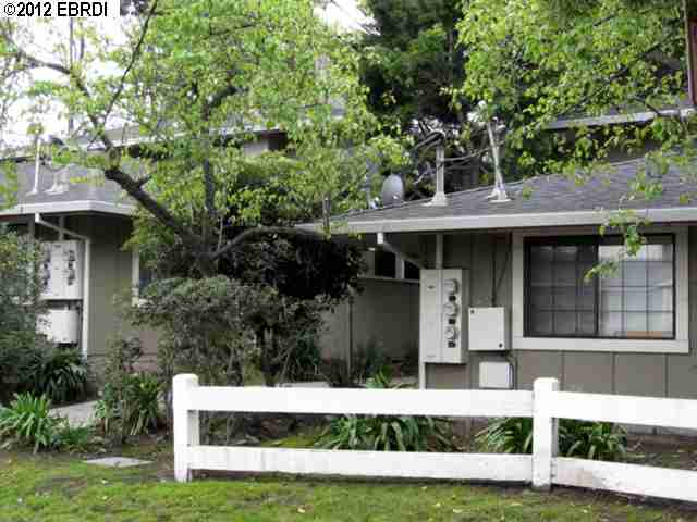 2520 38TH AVE, OAKLAND, California 94601-3806, ,Comm Ri Multi-units 5+,For Sale,38TH AVE,40561817