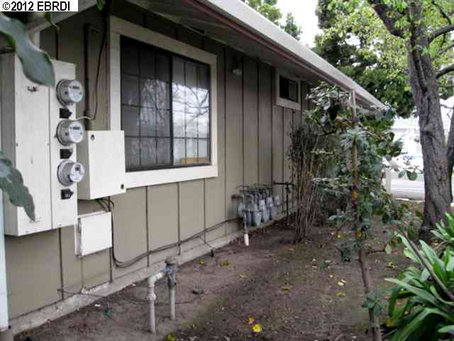 2520 38TH AVE, OAKLAND, California 94601-3806, ,Comm Ri Multi-units 5+,For Sale,38TH AVE,40561817