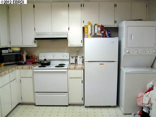2520 38TH AVE, OAKLAND, California 94601-3806, ,Comm Ri Multi-units 5+,For Sale,38TH AVE,40561817