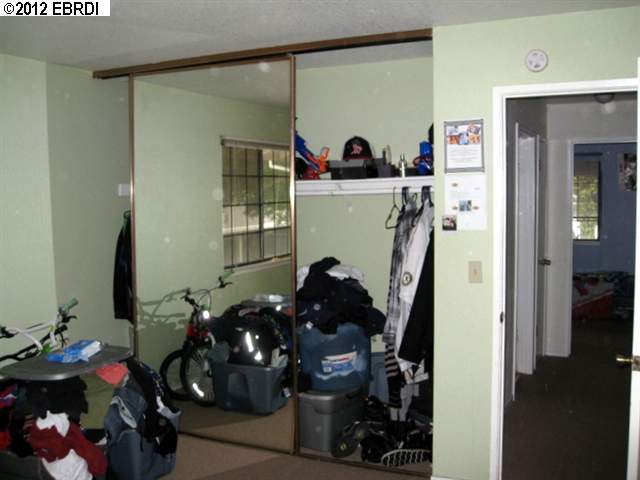 2520 38TH AVE, OAKLAND, California 94601-3806, ,Comm Ri Multi-units 5+,For Sale,38TH AVE,40561817