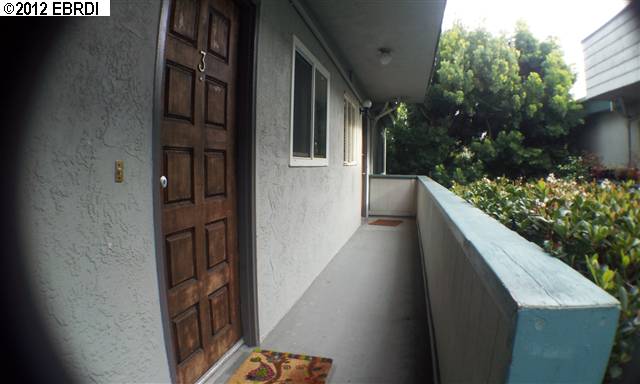 637 VALLE VISTA AVE, OAKLAND, California 94610-1946, ,Comm Ri Multi-units 5+,For Sale,VALLE VISTA AVE,40562297