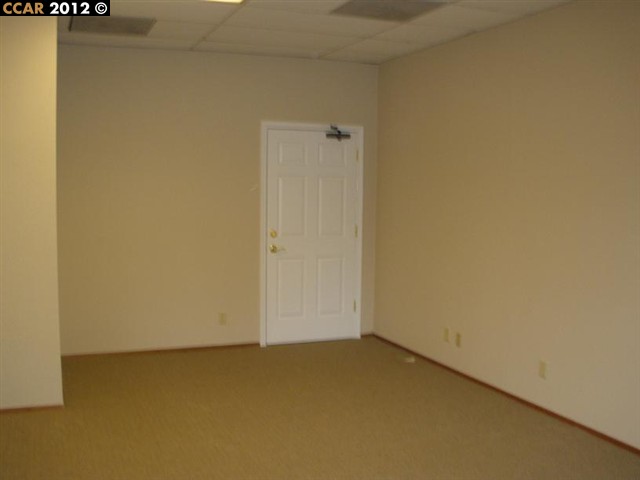 1866 CLAYTON RD #208, CONCORD, California 94520-2514, ,Comm Industrial For Lease,For Rent,CLAYTON RD #208,40937923