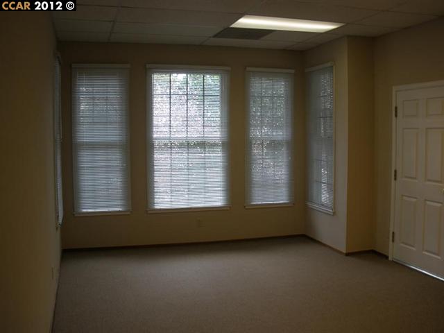 1866 CLAYTON RD #208, CONCORD, California 94520-2514, ,Comm Industrial For Lease,For Rent,CLAYTON RD #208,40937923