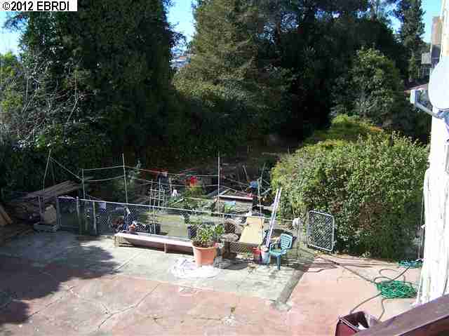 1527 MACARTHUR BLVD, OAKLAND, California 94602-1225, ,Comm Ri Multi-units 5+,For Sale,MACARTHUR BLVD,40563963