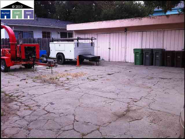 4370 FLEMING AVE, OAKLAND, California 94619-2530, ,Comm Ri Multi-units 5+,For Sale,FLEMING AVE,40564034