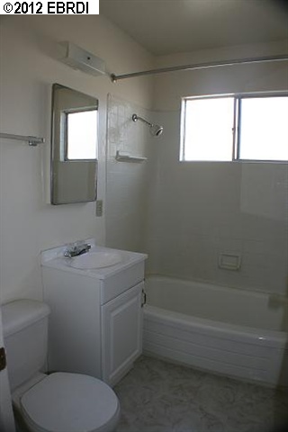 3474 BOSTON AVE, OAKLAND, California 94602-2954, ,Comm Ri Multi-units 5+,For Sale,BOSTON AVE,40564420