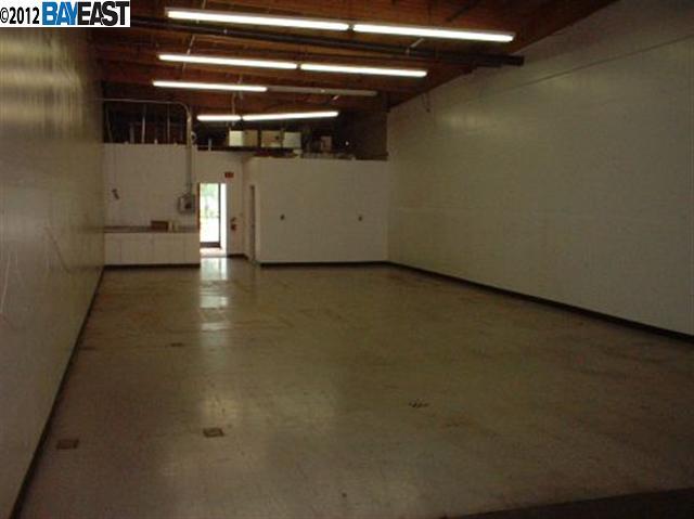 183 CONTRACTORS AVE, LIVERMORE, California 94551-8856, ,Comm Industrial For Lease,For Rent,CONTRACTORS AVE,40937953