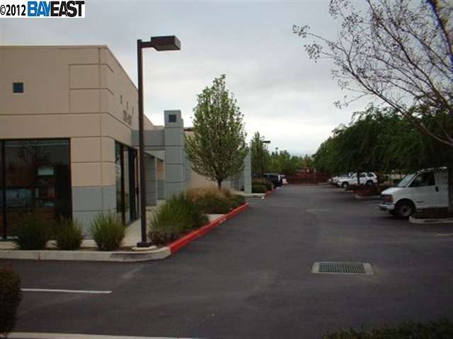 183 CONTRACTORS AVE, LIVERMORE, California 94551-8856, ,Comm Industrial For Lease,For Rent,CONTRACTORS AVE,40937953