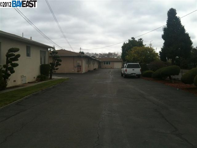 563 LAUREL AVE, HAYWARD, California 94541-3826, ,Comm Ri Multi-units 5+,For Sale,LAUREL AVE,40565335