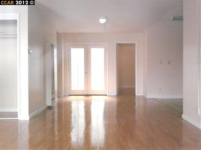 5908 MARTIN LUTHER KING JR WAY, OAKLAND, California 94609-1408, ,Comm Ri Multi-units 5+,For Sale,MARTIN LUTHER KING JR WAY,40566610
