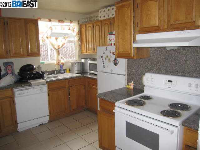 1354 81ST AVE, OAKLAND, California 94621-2464, ,Comm Ri Multi-units 5+,For Sale,81ST AVE,40568391