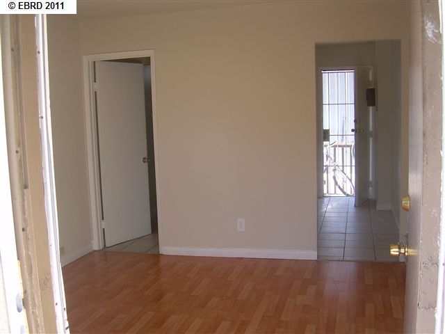 1077 77TH AVE, OAKLAND, California 94621, ,Comm Ri Multi-units 5+,For Sale,77TH AVE,40568859