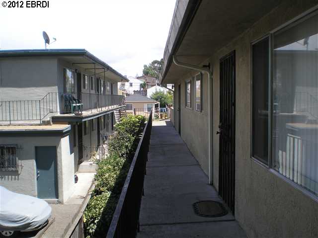 3071 Curran Ave, OAKLAND, California 94602, ,Comm Ri Multi-units 5+,For Sale,Curran Ave,40570848