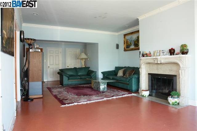 2230 Lakeshore Ave, OAKLAND, California 94606-1013, ,Comm Ri Multi-units 5+,For Sale,Lakeshore Ave,40571034