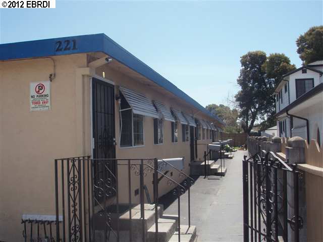 221 Sunset Boulevard, HAYWARD, California 94541, ,Comm Ri Multi-units 5+,For Sale,Sunset Boulevard,40571798