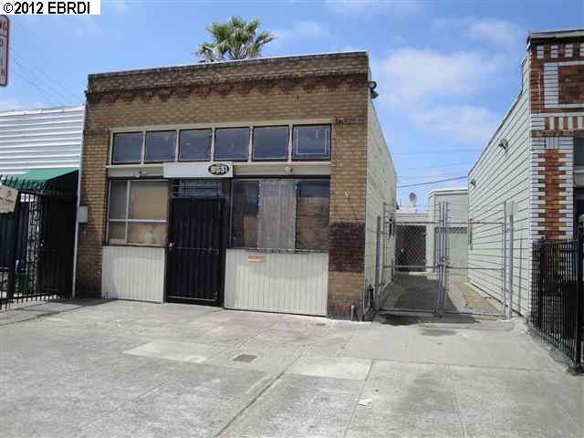 8531 BANCROFT AVE, OAKLAND, California 94605-3913, ,Comm Ri Multi-units 5+,For Sale,BANCROFT AVE,40575079