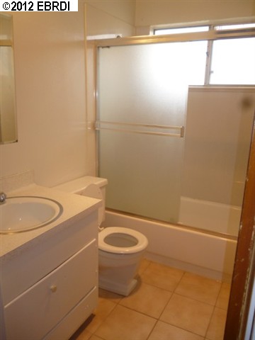 425 RANKER PL, HAYWARD, California 94544-3913, ,Comm Ri Multi-units 5+,For Sale,RANKER PL,40576634
