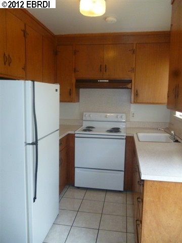 425 RANKER PL, HAYWARD, California 94544-3913, ,Comm Ri Multi-units 5+,For Sale,RANKER PL,40576634