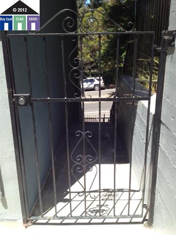 635 MACARTHUR BLVD, OAKLAND, California 94610-3731, ,Comm Ri Multi-units 5+,For Sale,MACARTHUR BLVD,40577759