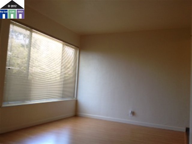 635 MACARTHUR BLVD, OAKLAND, California 94610-3731, ,Comm Ri Multi-units 5+,For Sale,MACARTHUR BLVD,40577759