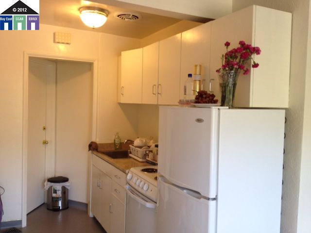 635 MACARTHUR BLVD, OAKLAND, California 94610-3731, ,Comm Ri Multi-units 5+,For Sale,MACARTHUR BLVD,40577759