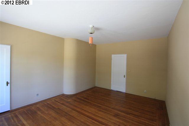 27 HOME PL E, OAKLAND, California 94610-3904, ,Comm Ri Multi-units 5+,For Sale,HOME PL E,40577850