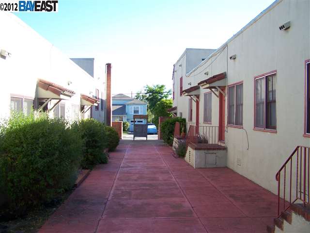 3130 BROOKDALE AVE, OAKLAND, California 94602-3123, ,Comm Ri Multi-units 5+,For Sale,BROOKDALE AVE,40580129