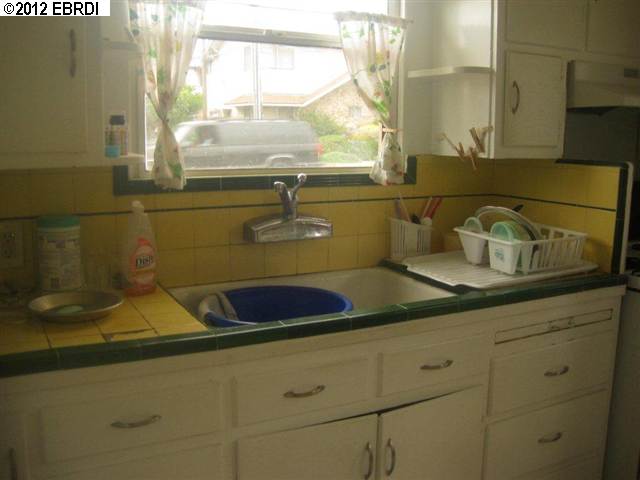 1240 143RD AVE, SAN LEANDRO, California 94578-2722, ,Comm Ri Multi-units 5+,For Sale,143RD AVE,40580254