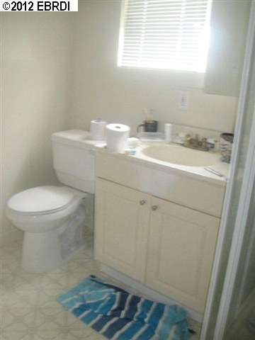 1240 143RD AVE, SAN LEANDRO, California 94578-2722, ,Comm Ri Multi-units 5+,For Sale,143RD AVE,40580254