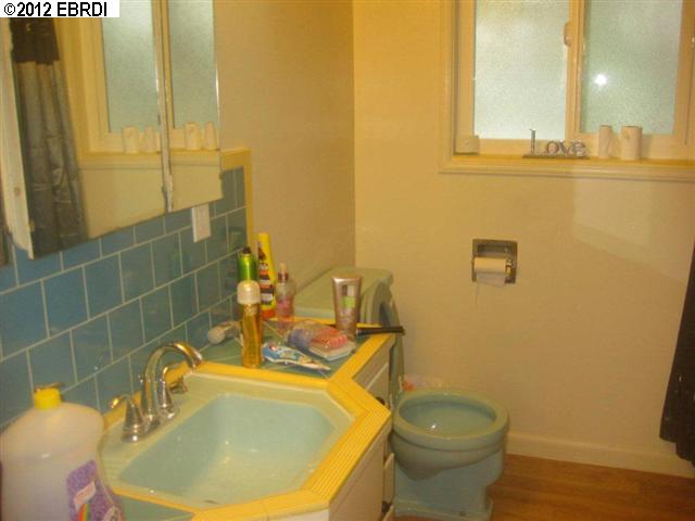 1240 143RD AVE, SAN LEANDRO, California 94578-2722, ,Comm Ri Multi-units 5+,For Sale,143RD AVE,40580254