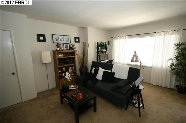 1824 LAKESHORE AVE, OAKLAND, California 94606-1222, ,Comm Ri Multi-units 5+,For Sale,LAKESHORE AVE,40581826
