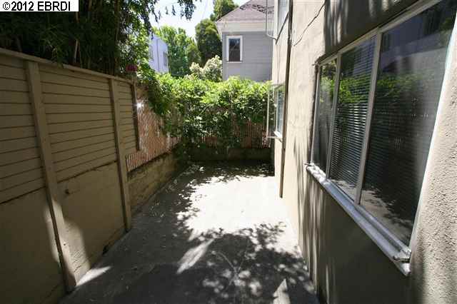 1824 LAKESHORE AVE, OAKLAND, California 94606-1222, ,Comm Ri Multi-units 5+,For Sale,LAKESHORE AVE,40581826