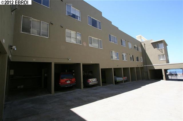 1824 LAKESHORE AVE, OAKLAND, California 94606-1222, ,Comm Ri Multi-units 5+,For Sale,LAKESHORE AVE,40581826