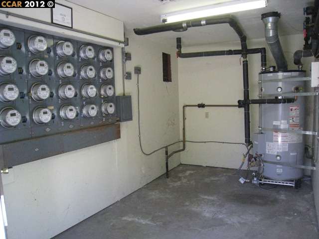 20670 FOREST AVE, CASTRO VALLEY, California 94546-4531, ,Comm Ri Multi-units 5+,For Sale,FOREST AVE,40581957
