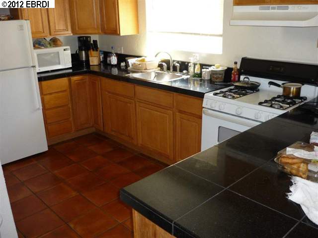 2948 BROOKDALE AVE, OAKLAND, California 94602-2714, ,Comm Ri Multi-units 5+,For Sale,BROOKDALE AVE,40583784
