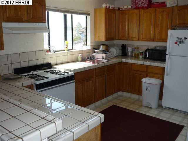 2948 BROOKDALE AVE, OAKLAND, California 94602-2714, ,Comm Ri Multi-units 5+,For Sale,BROOKDALE AVE,40583784