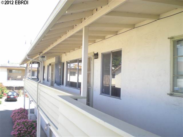 432 Berry, HAYWARD, California 94544, ,Comm Ri Multi-units 5+,For Sale,Berry,40586142