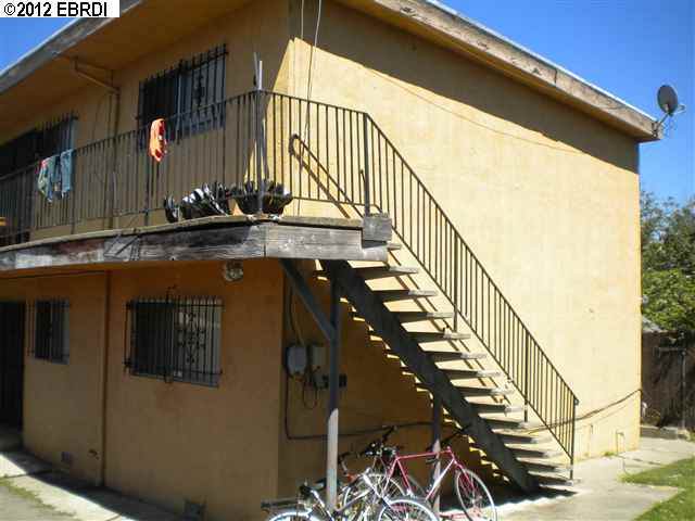 2426 12TH AVE, OAKLAND, California 94606-2733, ,Comm Ri Multi-units 5+,For Sale,12TH AVE,40587208