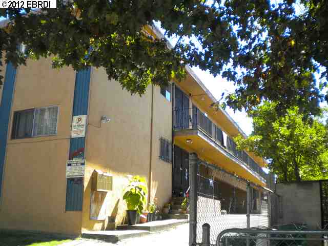 2426 12TH AVE, OAKLAND, California 94606-2733, ,Comm Ri Multi-units 5+,For Sale,12TH AVE,40587208
