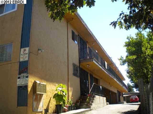 2426 12TH AVE, OAKLAND, California 94606-2733, ,Comm Ri Multi-units 5+,For Sale,12TH AVE,40587208