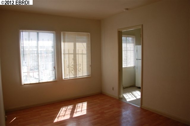 2609 International Blvd, OAKLAND, California 94601, ,Comm Ri Multi-units 5+,For Sale,International Blvd,40587425