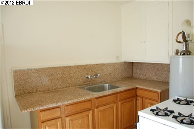 2609 International Blvd, OAKLAND, California 94601, ,Comm Ri Multi-units 5+,For Sale,International Blvd,40587425