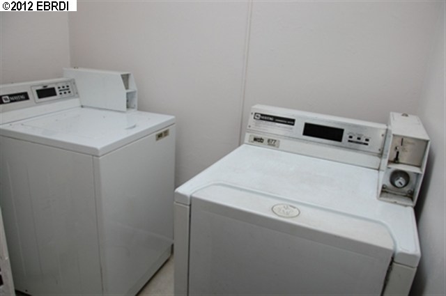 2609 International Blvd, OAKLAND, California 94601, ,Comm Ri Multi-units 5+,For Sale,International Blvd,40587425