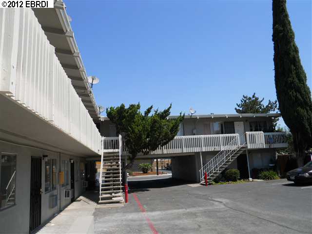 927 fitzuren, ANTIOCH, California 94509, ,Comm Ri Multi-units 5+,For Sale,fitzuren,40587556