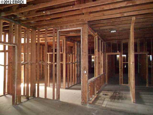 7200 INTERNATIONAL BLVD, OAKLAND, California 94621-2802, ,Comm Ri Multi-units 5+,For Sale,INTERNATIONAL BLVD,40588443