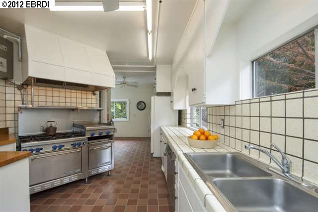 2335 WARRING ST, BERKELEY, California 94704-1839, ,Comm Ri Multi-units 5+,For Sale,WARRING ST,40589552